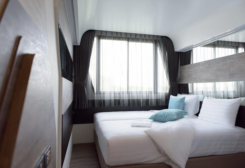 The Xtreme Suites Bangkok Kültér fotó