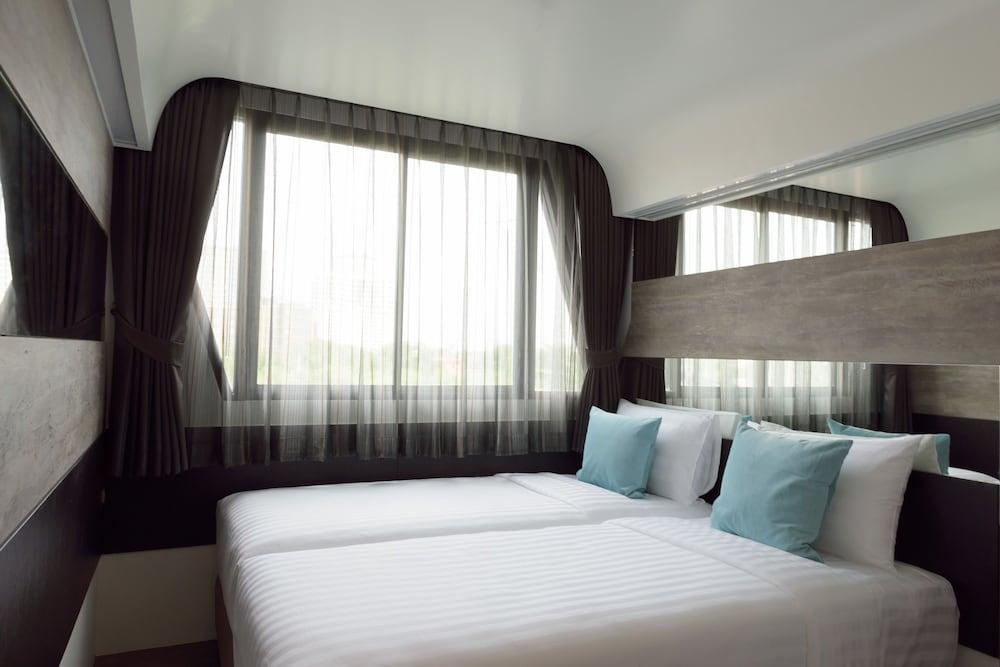 The Xtreme Suites Bangkok Kültér fotó