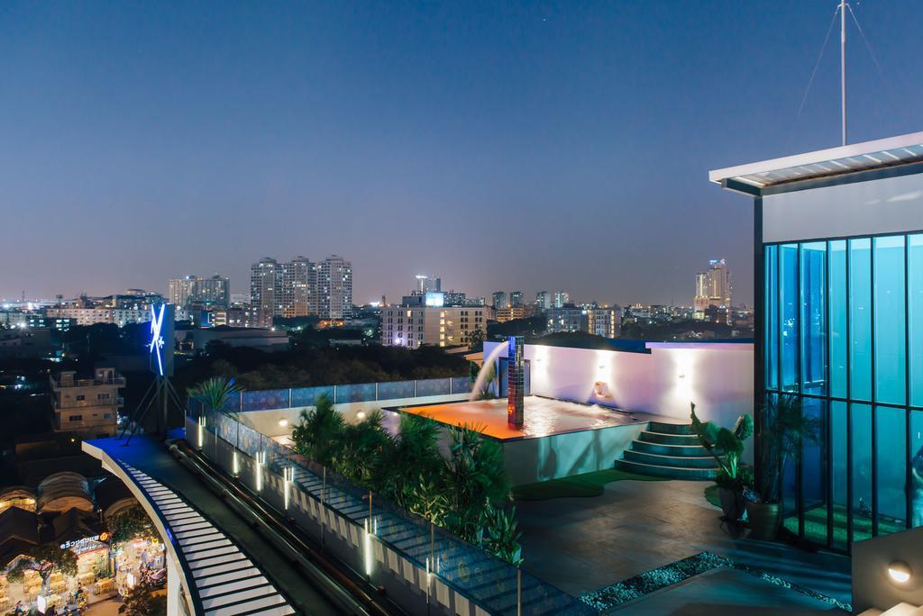 The Xtreme Suites Bangkok Kültér fotó