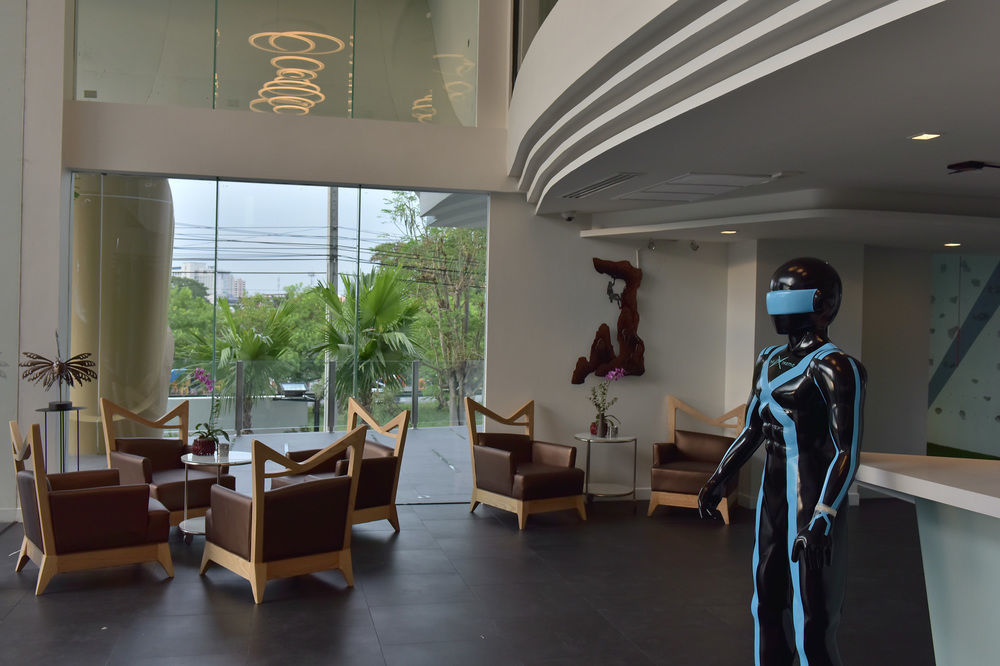 The Xtreme Suites Bangkok Kültér fotó