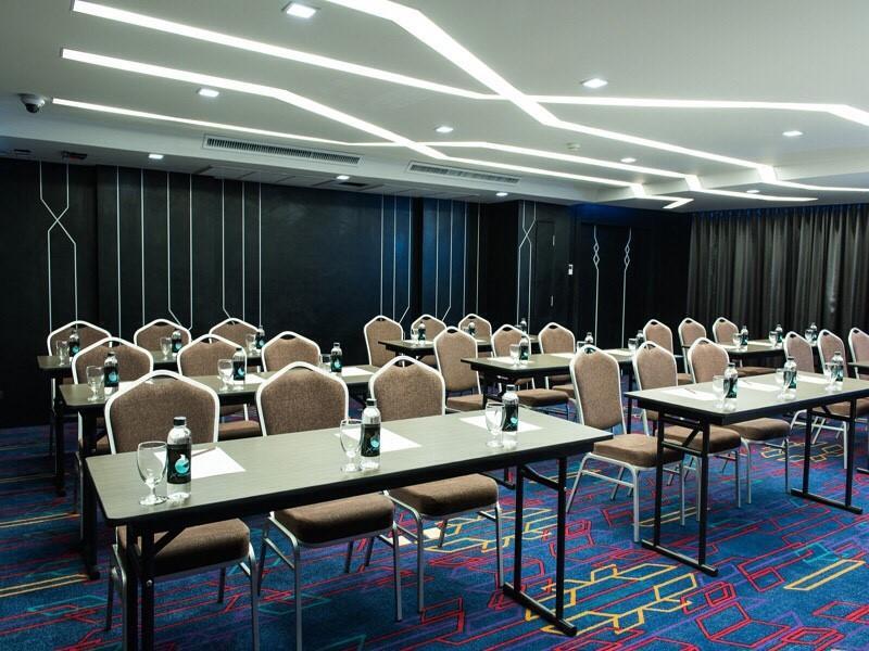 The Xtreme Suites Bangkok Kültér fotó